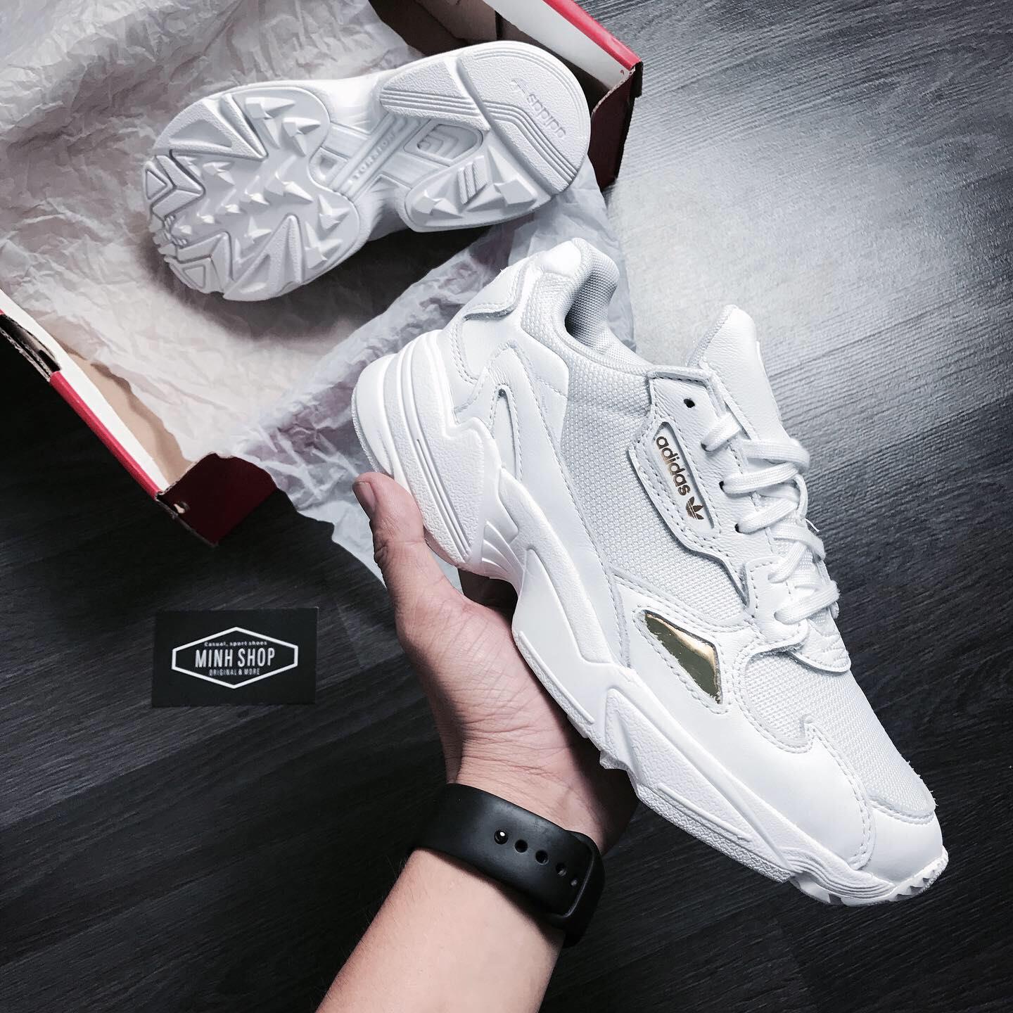 giày thể thao chính hãng, giày nike chính hãng, giày adidas chính hãng, giày newbalance chính hãng, giày converse chính hãng, giày puma chính hãng, giày vans chính hãng, giày asics chính hãng, giày everlast chính hãng, nước hoa chính hãng, ba lô, dép, dép quai ngang