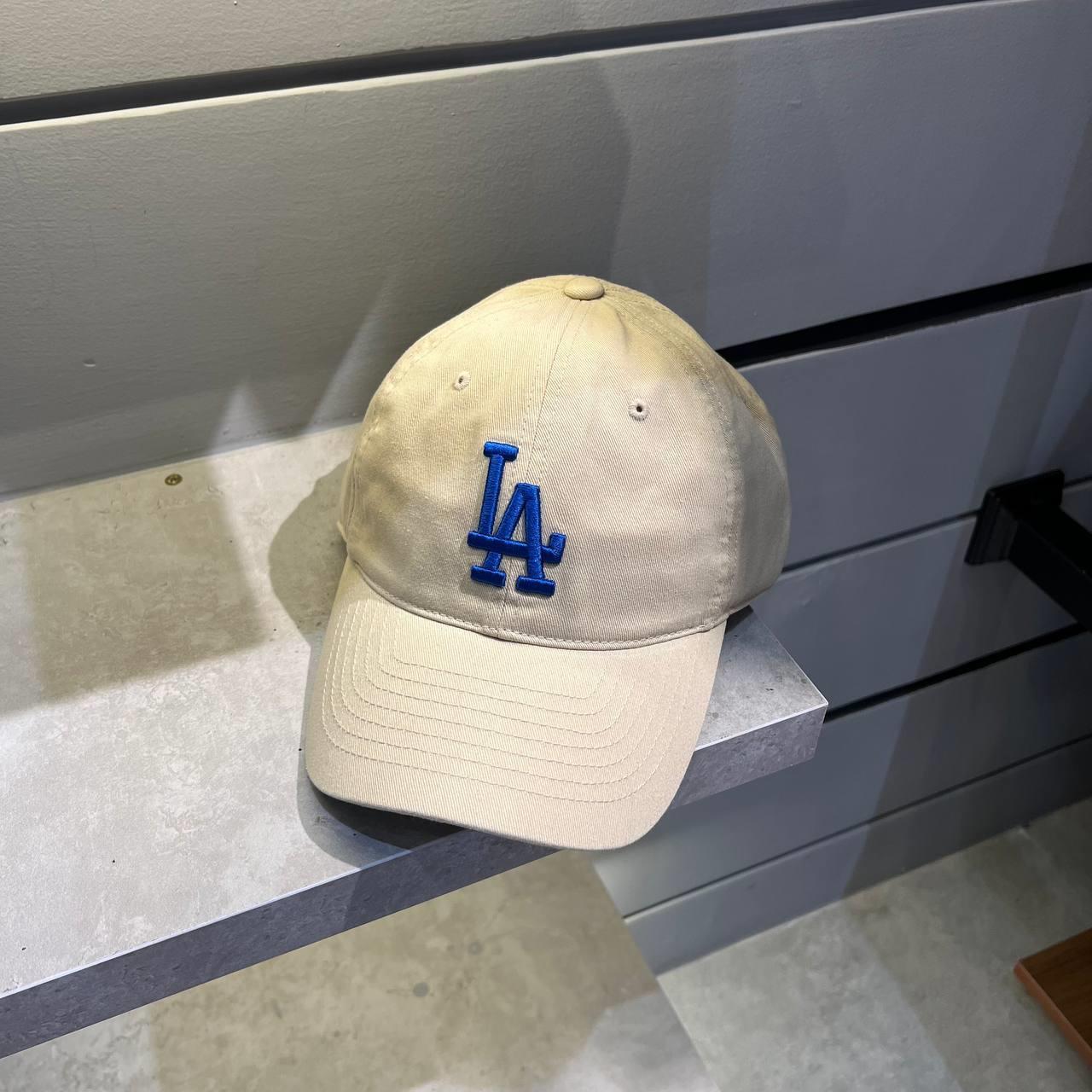 Giày thể thao, Balo thể thao, Nón thể thao, Thương hiệu giày nổi tiếng, Giày Adidas, Giày Nike, Balo Nike, Balo Adidas, Nón Nike, Nón Adidas