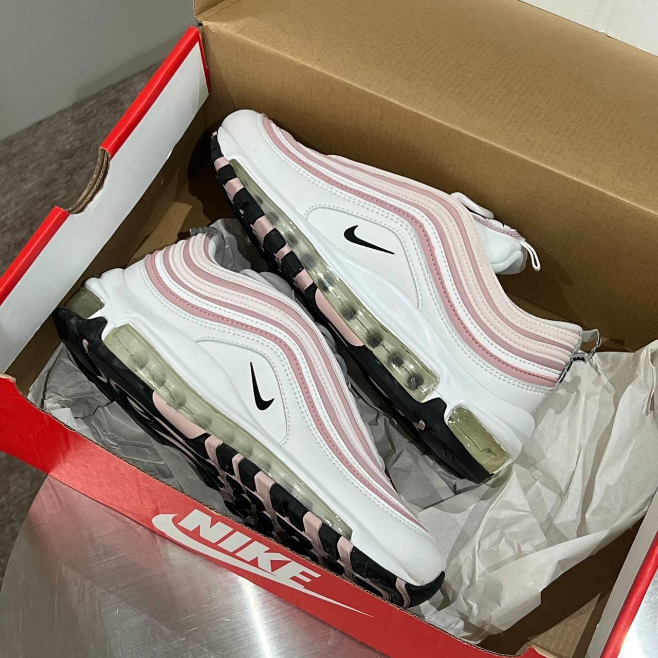 City Culture, hệ thống cửa hàng phân phối chuyên phân phối đồ thể thao, đồng hồ, nước hoa chính hãng, chính ngạch, xách tay từ US, UK, Korea, Japan.