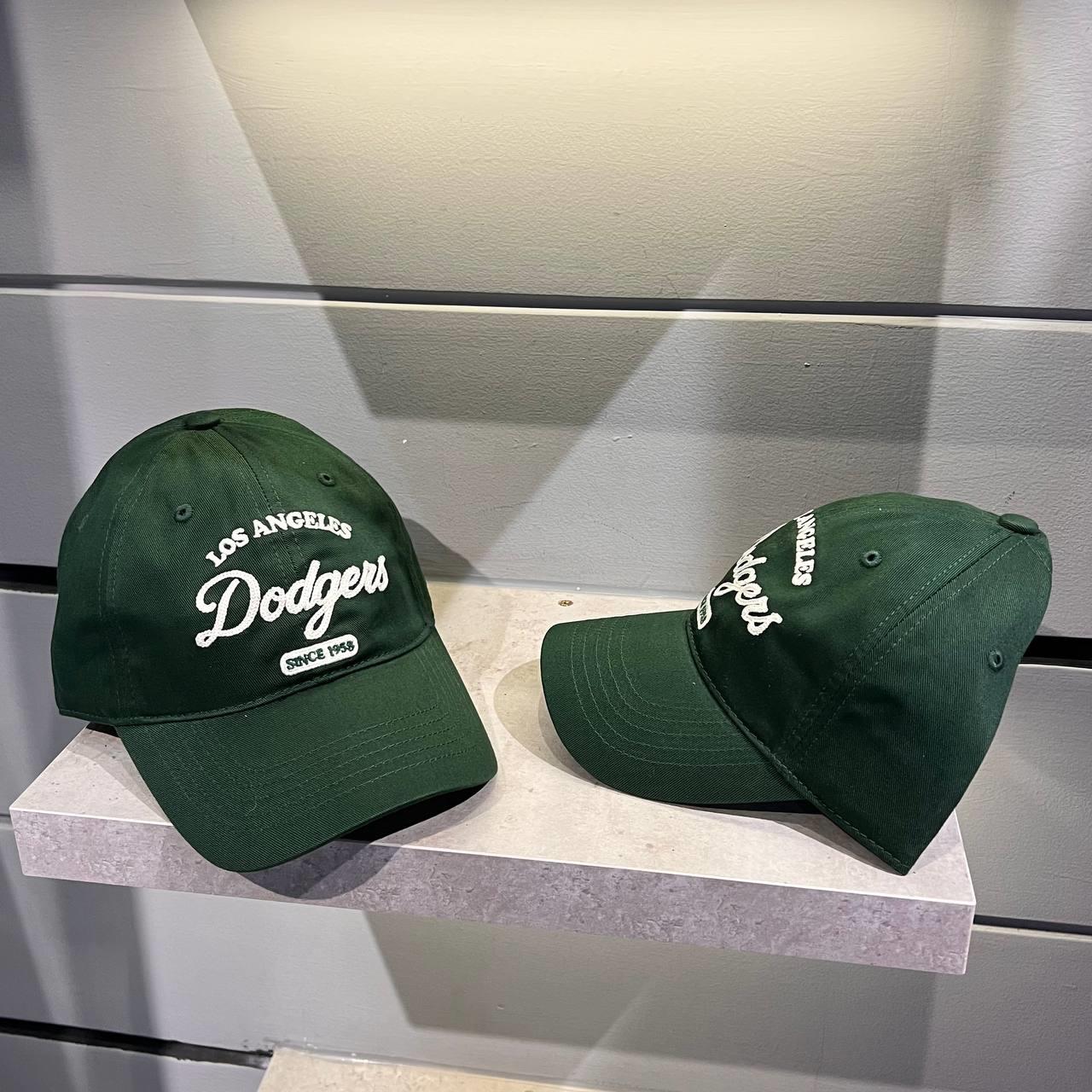 Giày thể thao, Balo thể thao, Nón thể thao, Thương hiệu giày nổi tiếng, Giày Adidas, Giày Nike, Balo Nike, Balo Adidas, Nón Nike, Nón Adidas