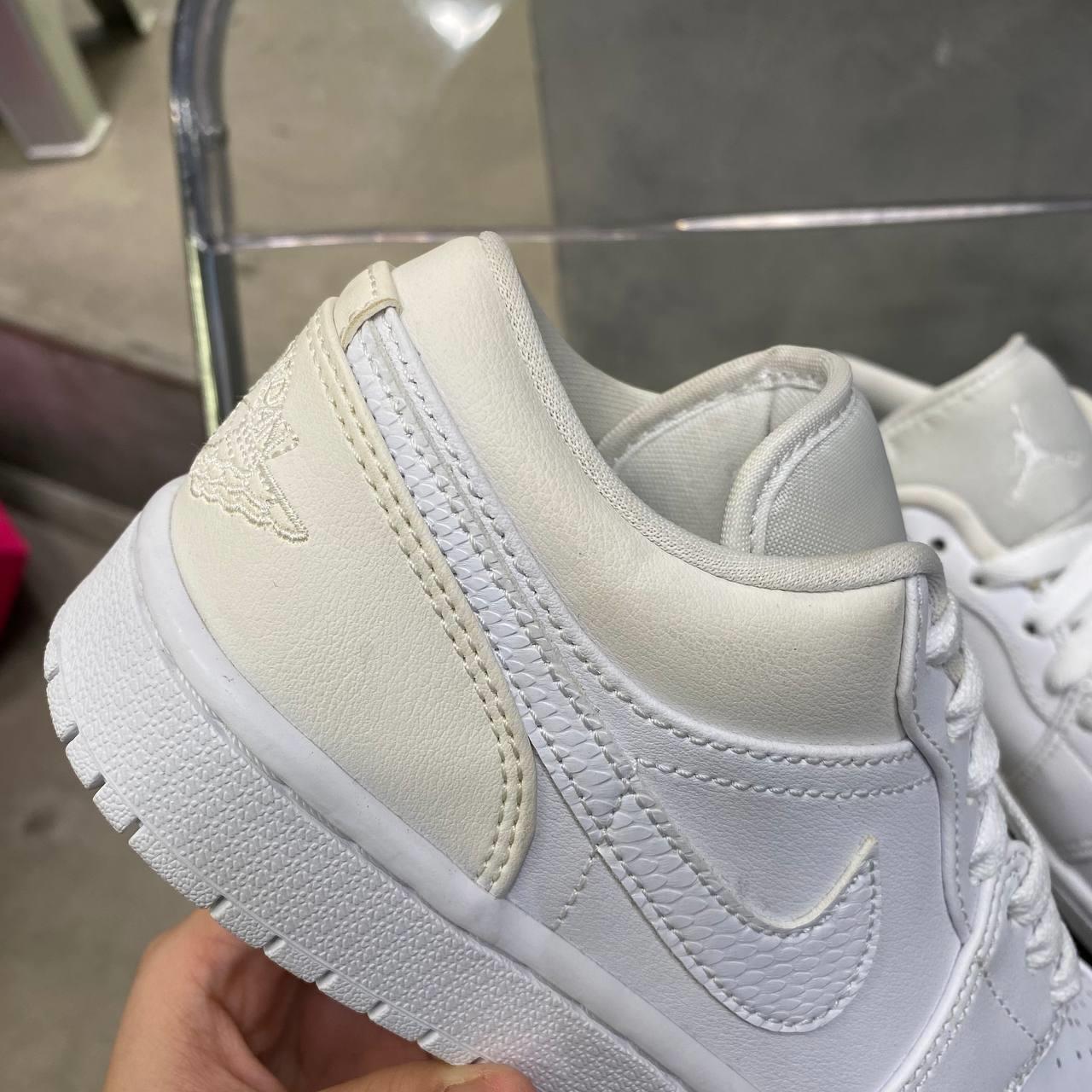 giày thể thao chính hãng, giày nike chính hãng, giày adidas chính hãng, giày newbalance chính hãng, giày converse chính hãng, giày puma chính hãng, giày vans chính hãng, giày asics chính hãng, giày everlast chính hãng, nước hoa chính hãng, ba lô, dép, dép quai ngang
