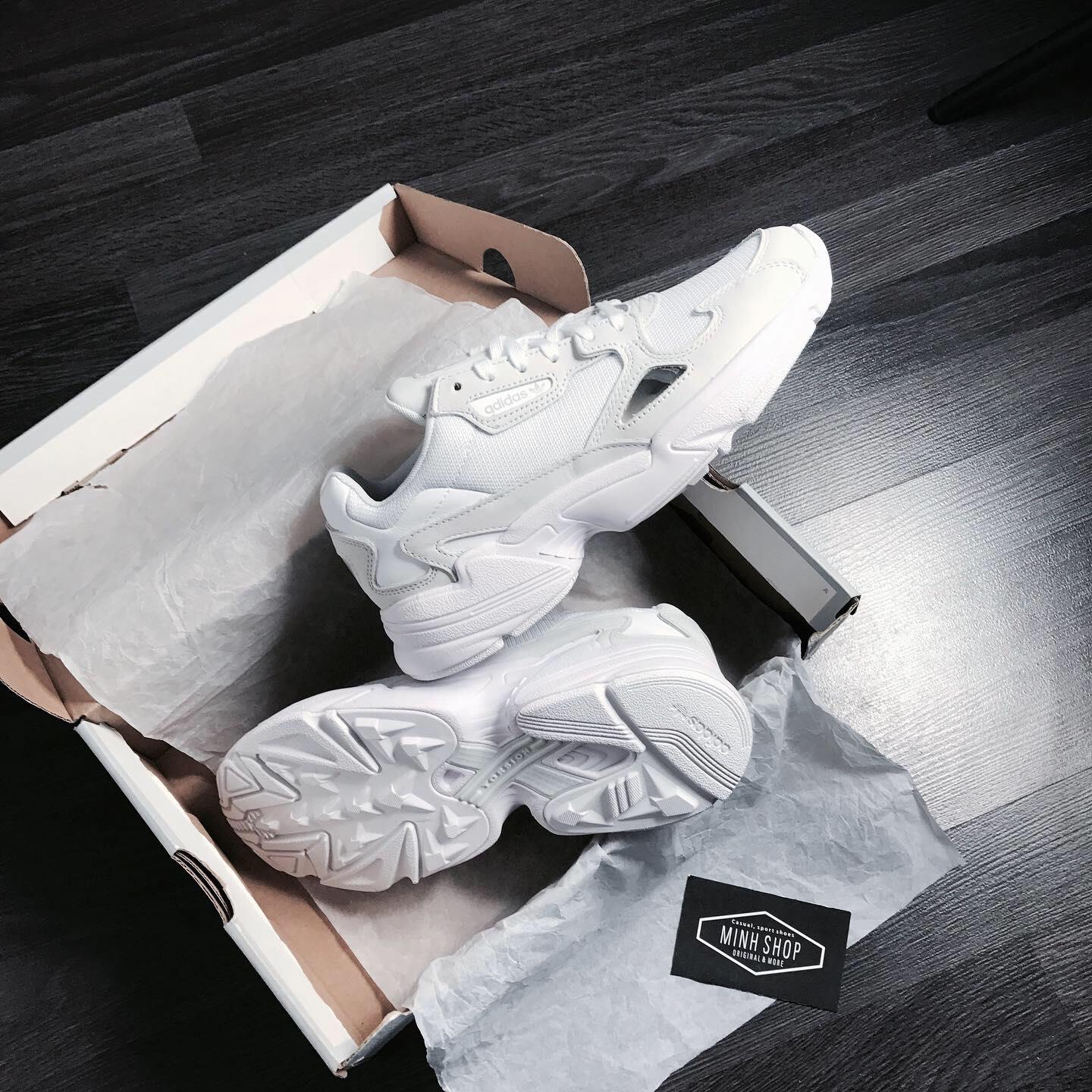 giày thể thao chính hãng, giày nike chính hãng, giày adidas chính hãng, giày newbalance chính hãng, giày converse chính hãng, giày puma chính hãng, giày vans chính hãng, giày asics chính hãng, giày everlast chính hãng, nước hoa chính hãng, ba lô, dép, dép quai ngang