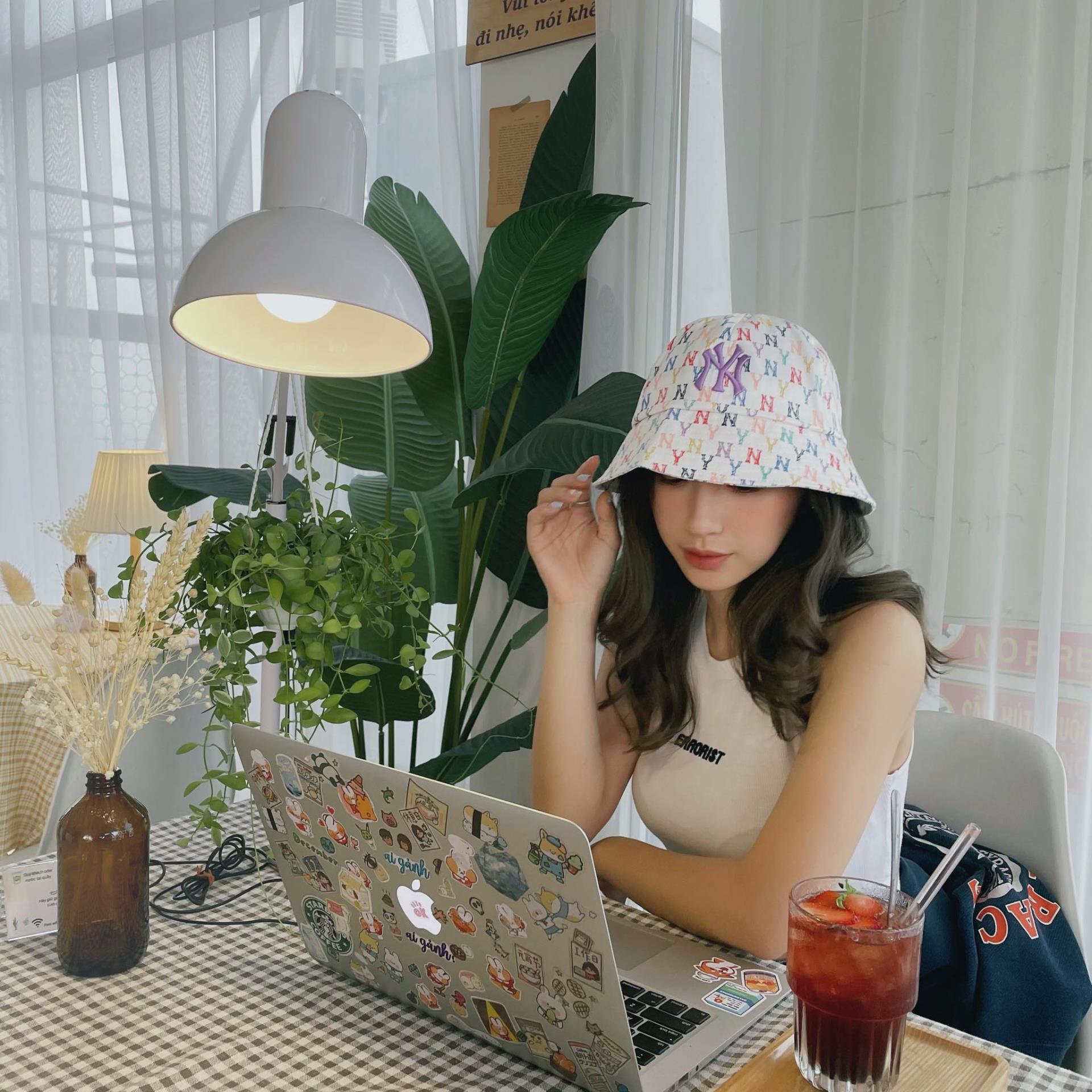 giày thể thao chính hãng, giày nike chính hãng, giày adidas chính hãng, giày newbalance chính hãng, giày converse chính hãng, giày puma chính hãng, giày vans chính hãng, giày asics chính hãng, giày everlast chính hãng, nước hoa chính hãng, ba lô, dép, dép quai ngang
