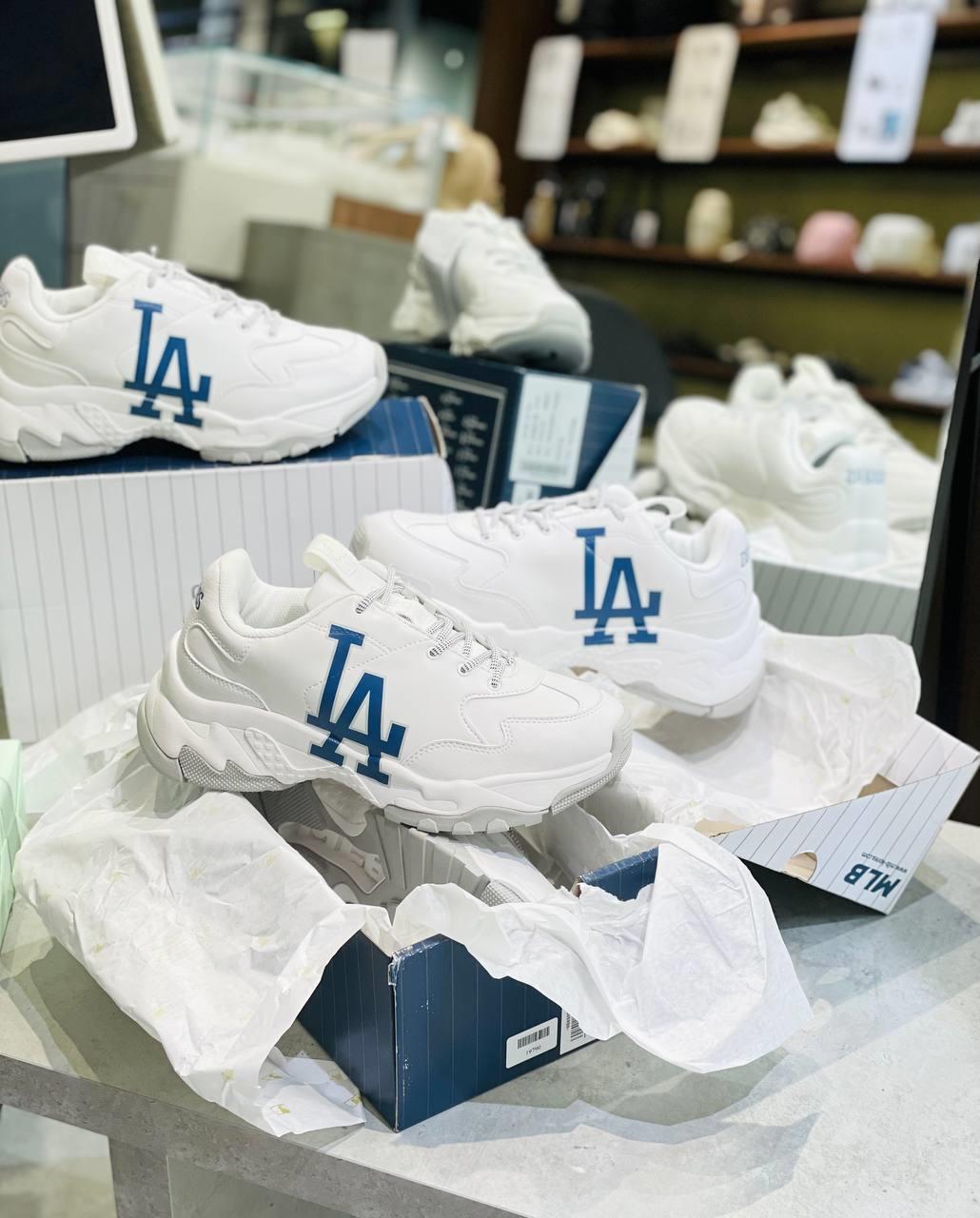 Giày thể thao, Balo thể thao, Nón thể thao, Thương hiệu giày nổi tiếng, Giày Adidas, Giày Nike, Balo Nike, Balo Adidas, Nón Nike, Nón Adidas
