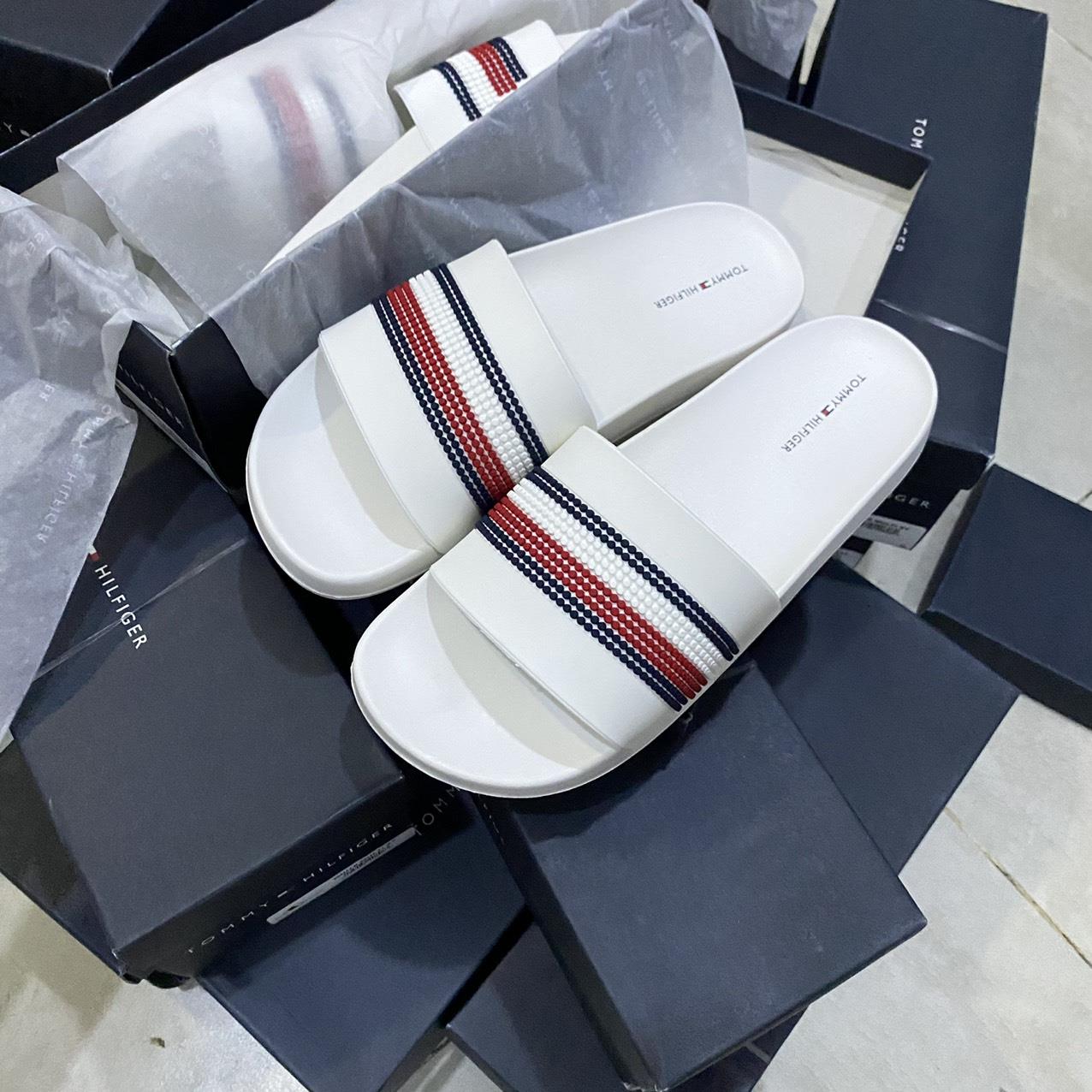 giày thể thao chính hãng, giày nike chính hãng, giày adidas chính hãng, giày newbalance chính hãng, giày converse chính hãng, giày puma chính hãng, giày vans chính hãng, giày asics chính hãng, giày everlast chính hãng, nước hoa chính hãng, ba lô, dép, dép quai ngang