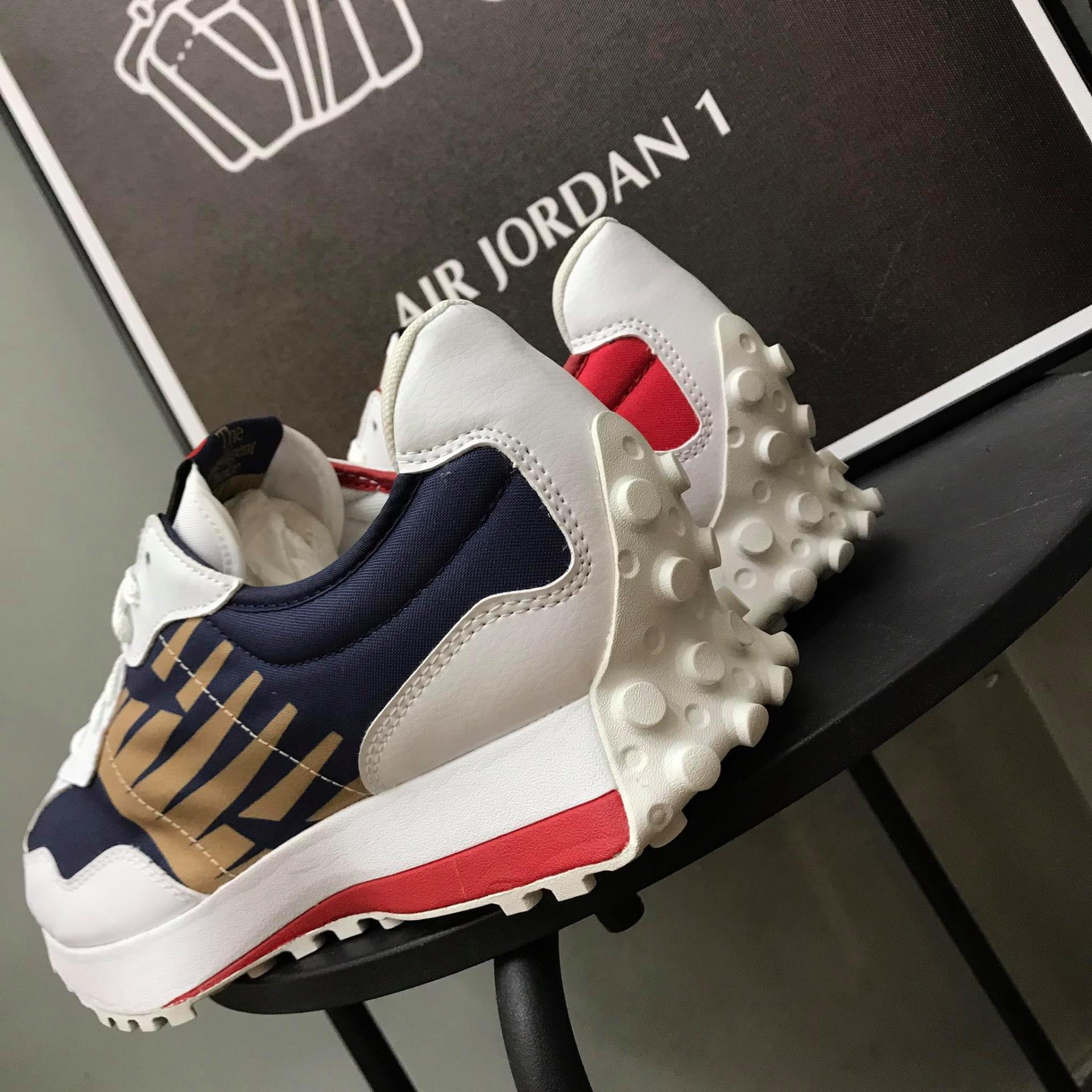 giày thể thao chính hãng, giày nike chính hãng, giày adidas chính hãng, giày newbalance chính hãng, giày converse chính hãng, giày puma chính hãng, giày vans chính hãng, giày asics chính hãng, giày everlast chính hãng, nước hoa chính hãng, ba lô, dép, dép quai ngang
