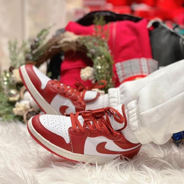 giày thể thao chính hãng, giày nike chính hãng, giày adidas chính hãng, giày newbalance chính hãng, giày converse chính hãng, giày puma chính hãng, giày vans chính hãng, giày asics chính hãng, giày everlast chính hãng, nước hoa chính hãng, ba lô, dép, dép quai ngang