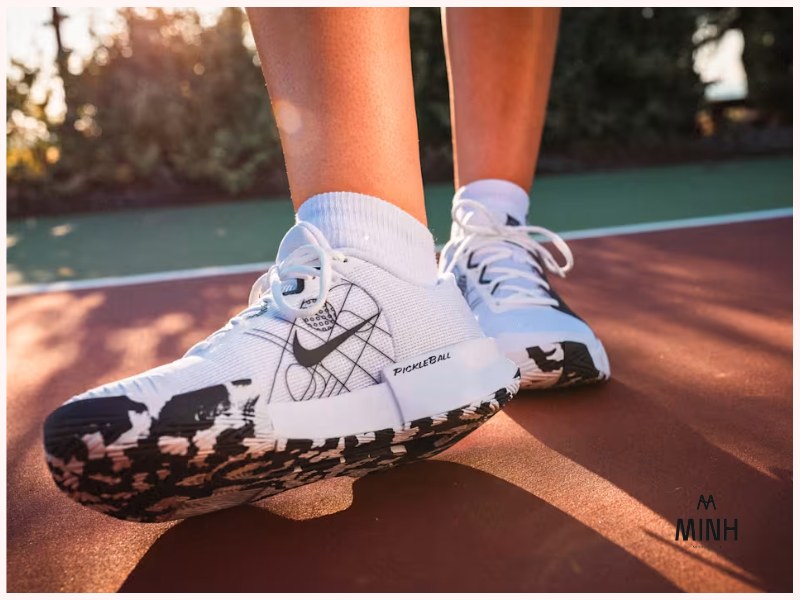 Giày từ thương hiệu Nike nổi bật với sự thời trang kết hợp hiệu năng 