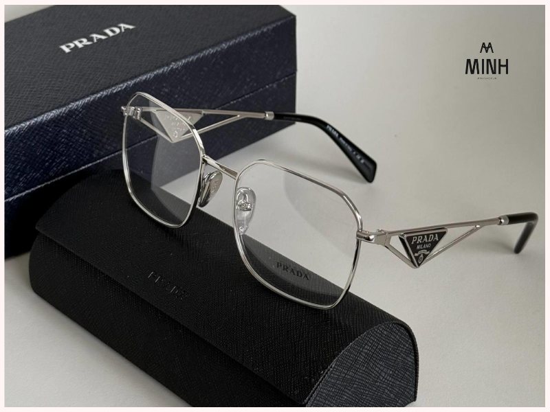 Mắt kính Prada luôn nằm trong phân khúc xa xỉ 