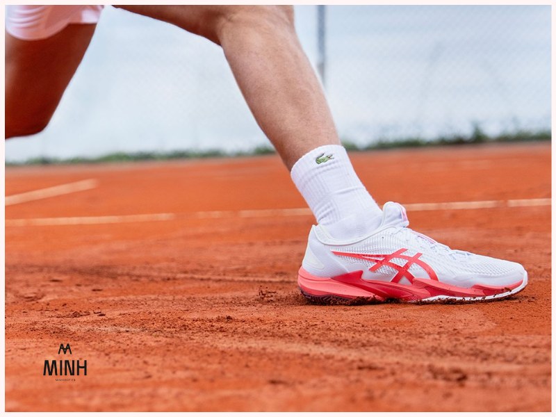 Nên chọn đúng loại giày Pickleball cho từng loại sân 