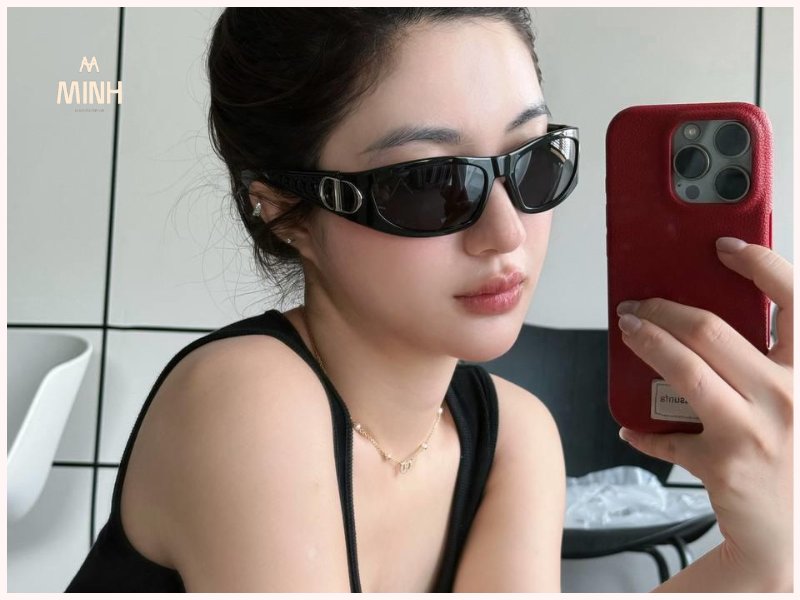 Chọn dáng kính phù hợp với khuôn mặt người mang 