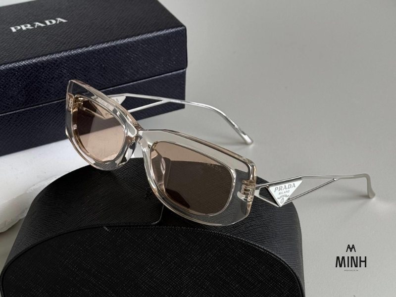 Kính Prada có đa dạng kiểu dáng khác nhau