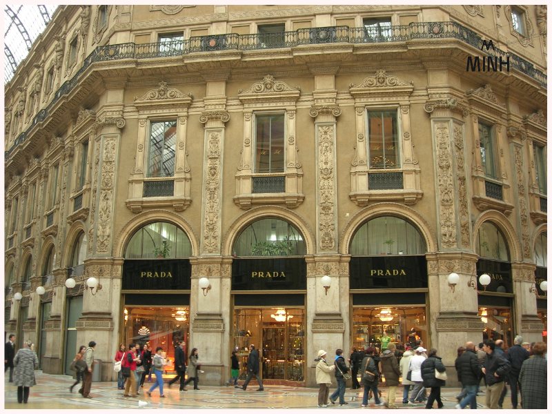 Prada là một trong những đế chế thời trang lâu đời 