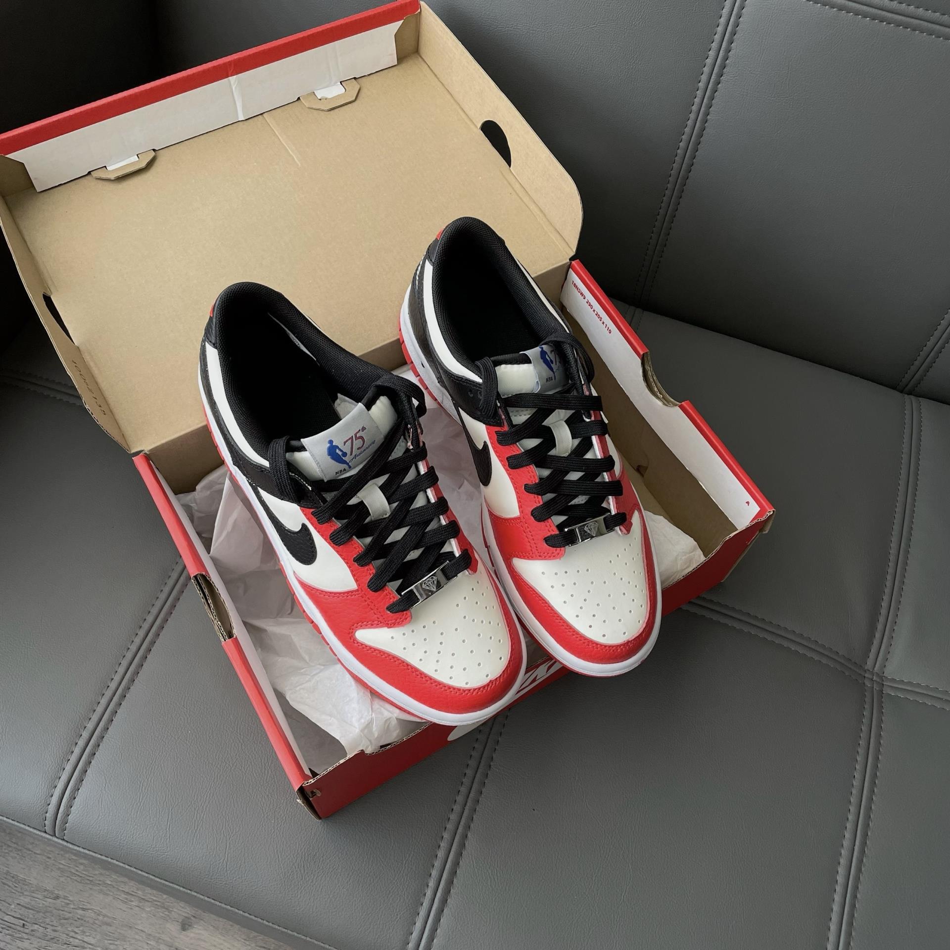 City Culture, hệ thống cửa hàng phân phối chuyên phân phối đồ thể thao, đồng hồ, nước hoa chính hãng, chính ngạch, xách tay từ US, UK, Korea, Japan.